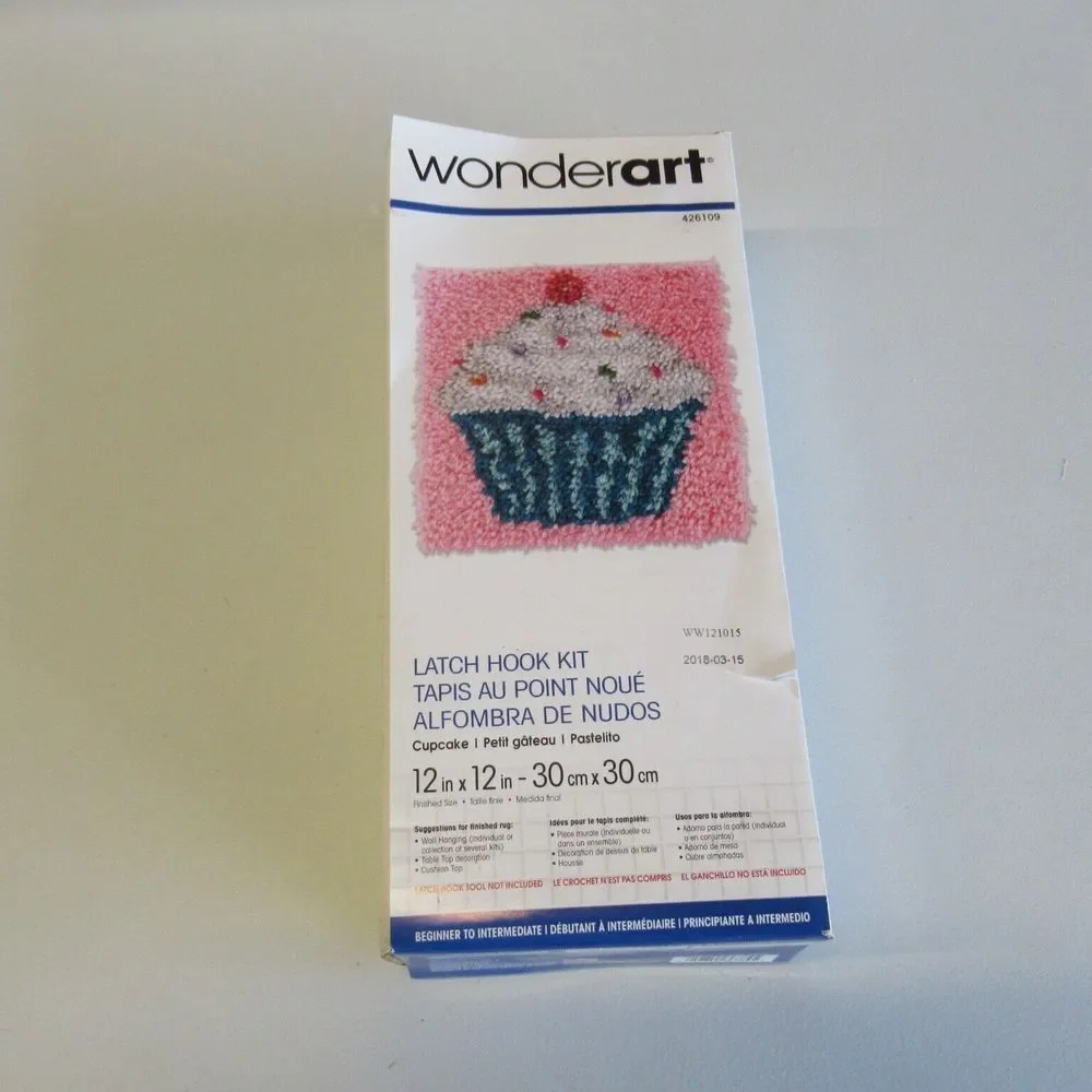 WonderArt LATCH‎ HOOK KIT Cupcake 12 x 12 Crafts Rug Wall Hanging Cushion NEW